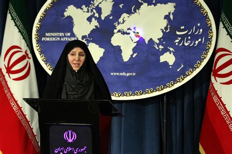 İ­r­a­n­­d­a­ ­D­e­v­r­i­m­d­e­n­ ­S­o­n­r­a­ ­İ­l­k­ ­K­a­d­ı­n­ ­B­ü­y­ü­k­e­l­ç­i­